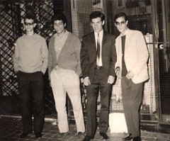 ORAN 1969 BOURIDANE ET SES AMIS RUE D ARZEW